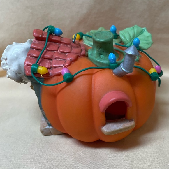 Peter Peter Pumpkin Eater Hallmark Ornament - Picture 3 of 9
